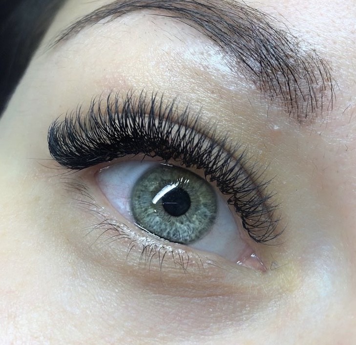 pesta&ntilde;as con efecto variado de extensiones