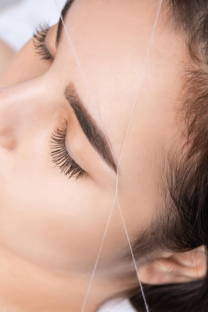 dise&ntilde;o de cejas con hilo