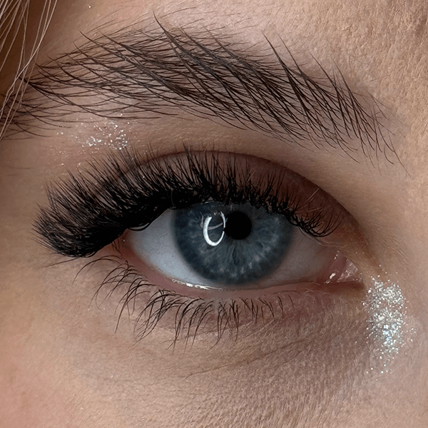 extensiones de pesta&ntilde;as efecto foxy